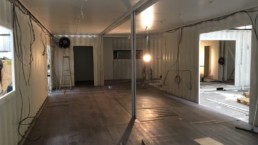 Restaurant de plage container en cours de construction