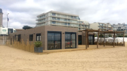 Le Polo Beach, restaurant de plage en containers