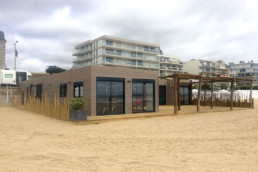 Le Polo Beach, restaurant de plage en containers