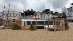Containers aménagés en restaurant de plage