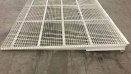 Rampe d’accès sur-mesure LS Container avec peinture et anti-rouille.