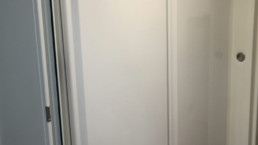 Installation matériel de cuisine dans container